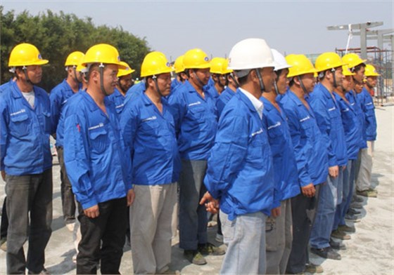 易佳梯施工團隊 